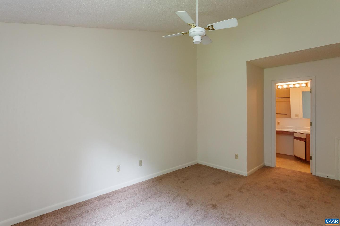 115 TURTLE CREEK RD #11, CHARLOTTESVILLE, Virginia 22901, 2 Bedrooms Bedrooms, ,2 BathroomsBathrooms,Residential,For sale,115 TURTLE CREEK RD #11,665466 MLS # 665466
