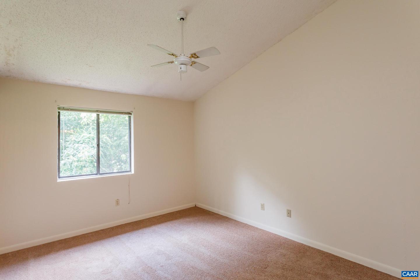 115 TURTLE CREEK RD #11, CHARLOTTESVILLE, Virginia 22901, 2 Bedrooms Bedrooms, ,2 BathroomsBathrooms,Residential,For sale,115 TURTLE CREEK RD #11,665466 MLS # 665466