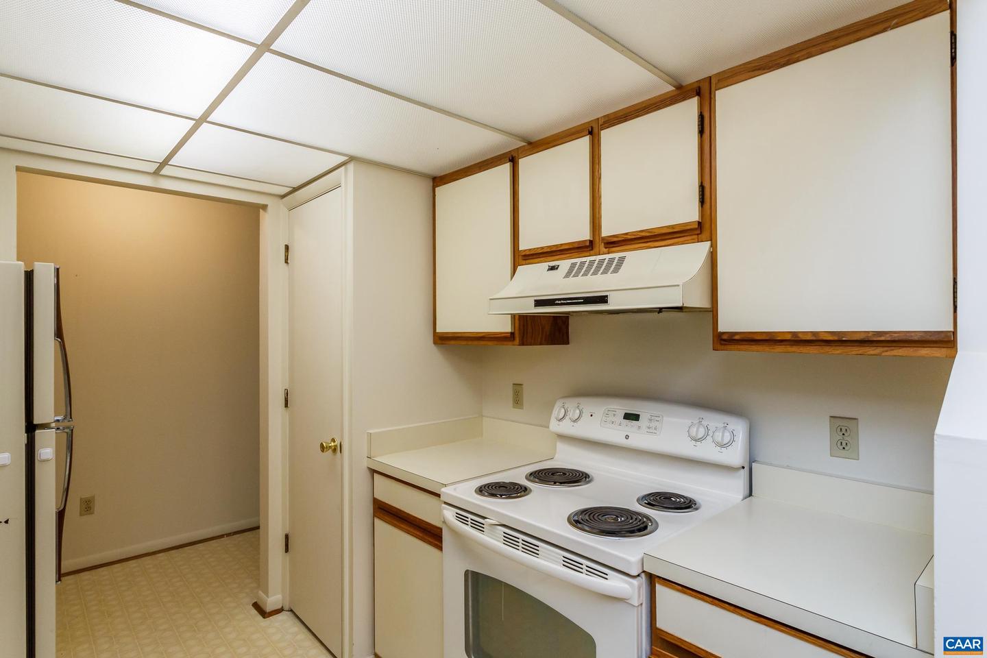 115 TURTLE CREEK RD #11, CHARLOTTESVILLE, Virginia 22901, 2 Bedrooms Bedrooms, ,2 BathroomsBathrooms,Residential,For sale,115 TURTLE CREEK RD #11,665466 MLS # 665466