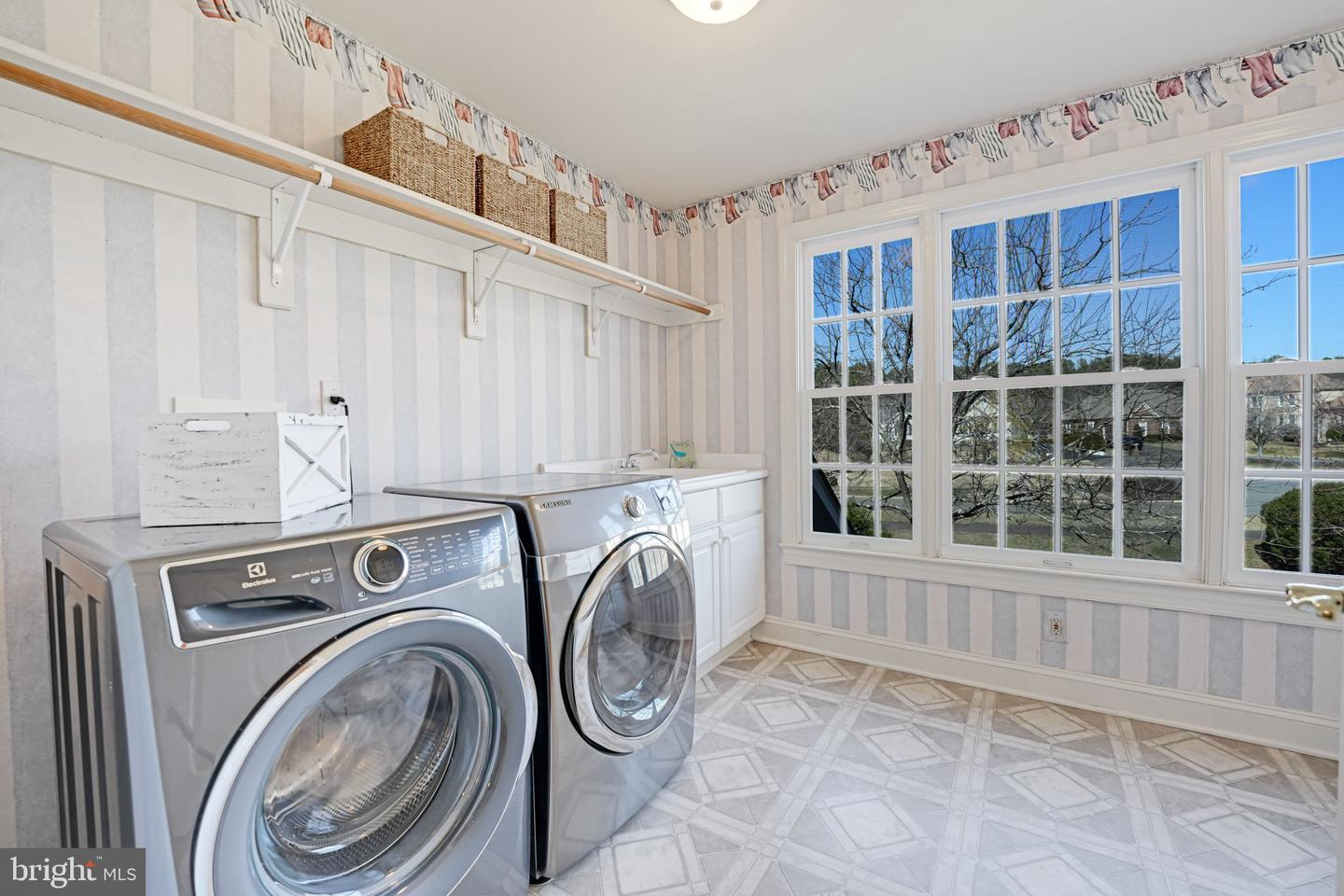 11800 FAWN LAKE PKWY, SPOTSYLVANIA, Virginia 22551, 4 Bedrooms Bedrooms, ,3 BathroomsBathrooms,Residential,For sale,11800 FAWN LAKE PKWY,VASP2033780 MLS # VASP2033780