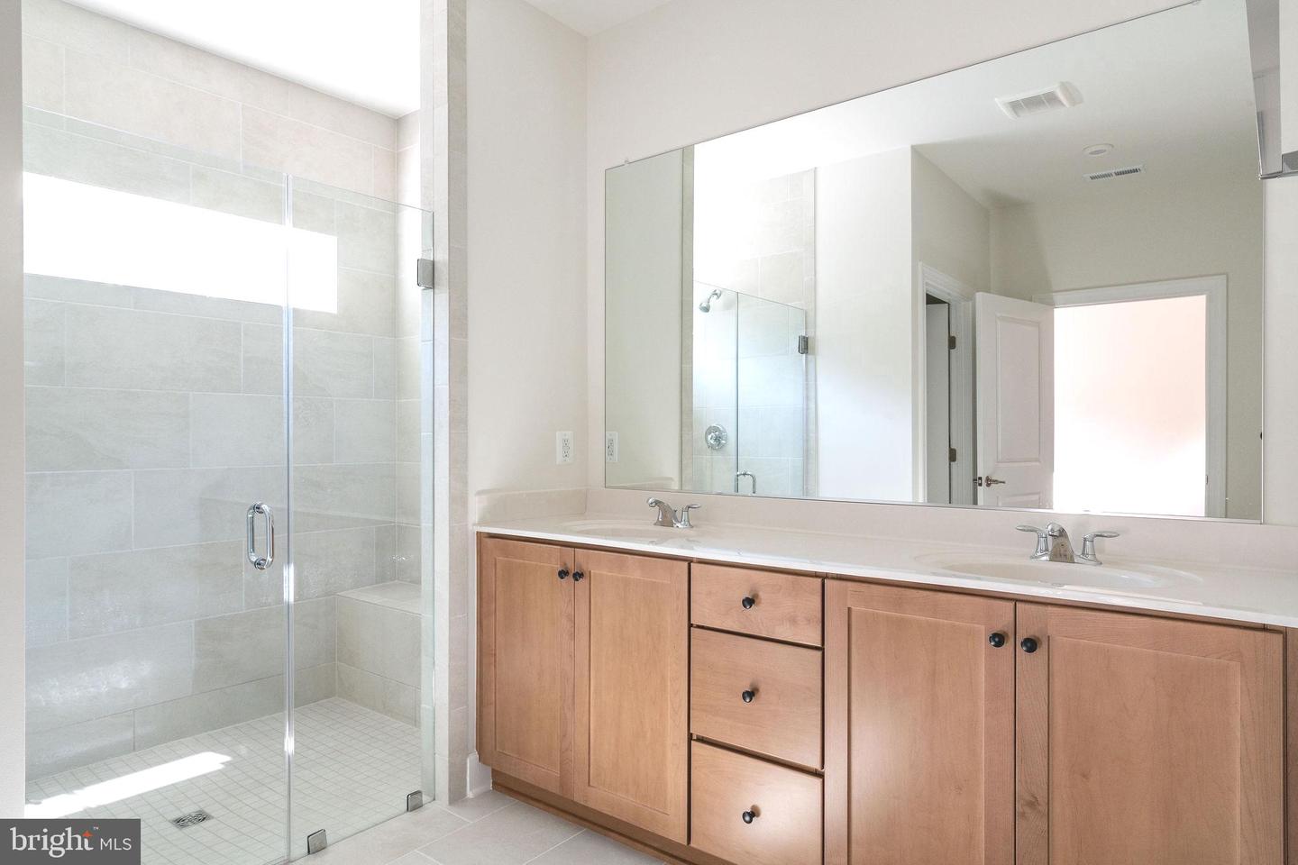 43089 GREELEY SQ, ASHBURN, Virginia 20148, 3 Bedrooms Bedrooms, ,3 BathroomsBathrooms,Residential,For sale,43089 GREELEY SQ,VALO2098976 MLS # VALO2098976