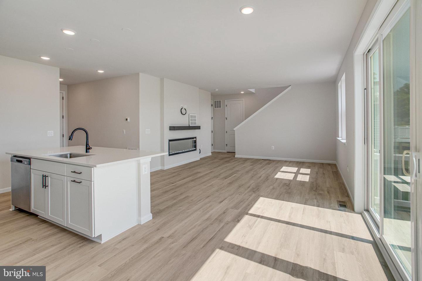 121 MIDSUMMER LN, MIDDLETOWN, Virginia 22645, 4 Bedrooms Bedrooms, ,2 BathroomsBathrooms,Residential,For sale,121 MIDSUMMER LN,VAFV2034738 MLS # VAFV2034738