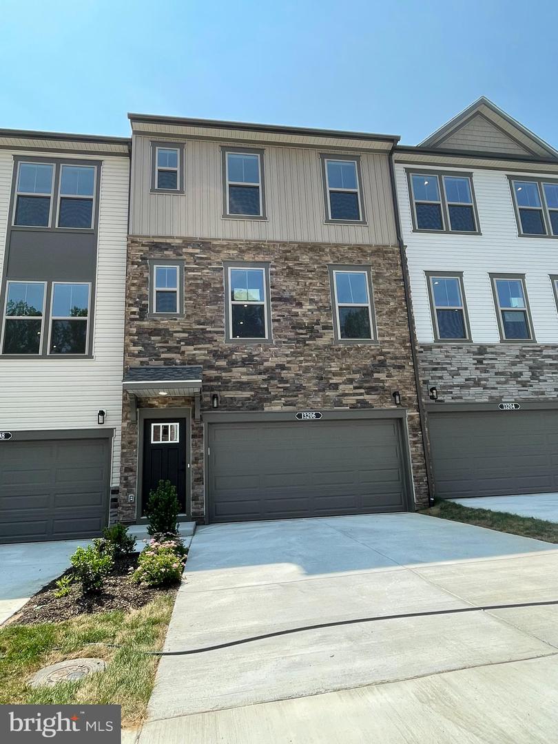 13206 NIXON LN, WOODBRIDGE, Virginia 22193, 4 Bedrooms Bedrooms, ,3 BathroomsBathrooms,Residential,For sale,13206 NIXON LN,VAPW2096512 MLS # VAPW2096512