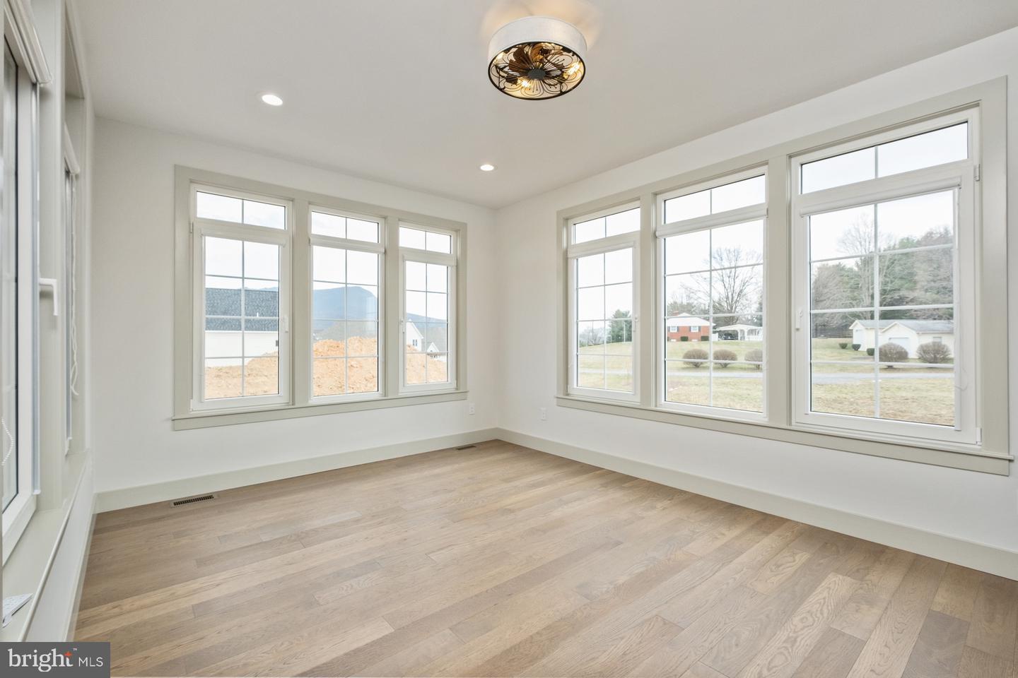 135 RADNOR CT, ROCKINGHAM, Virginia 22801, 3 Bedrooms Bedrooms, ,2 BathroomsBathrooms,Residential,For sale,135 RADNOR CT,VARO2002370 MLS # VARO2002370