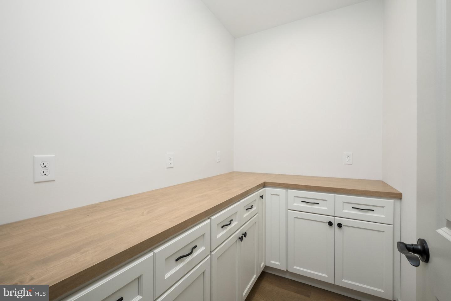 135 RADNOR CT, ROCKINGHAM, Virginia 22801, 3 Bedrooms Bedrooms, ,2 BathroomsBathrooms,Residential,For sale,135 RADNOR CT,VARO2002370 MLS # VARO2002370