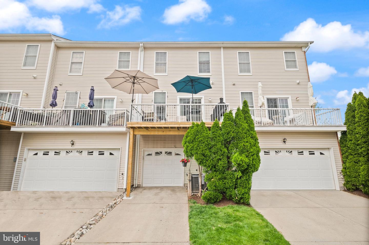 42927 MCCOMAS TER, CHANTILLY, Virginia 20152, 4 Bedrooms Bedrooms, ,2 BathroomsBathrooms,Residential,For sale,42927 MCCOMAS TER,VALO2099014 MLS # VALO2099014