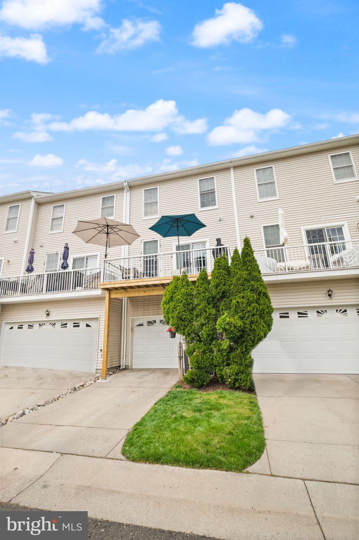 42927 MCCOMAS TER, CHANTILLY, Virginia 20152, 4 Bedrooms Bedrooms, ,2 BathroomsBathrooms,Residential,For sale,42927 MCCOMAS TER,VALO2099014 MLS # VALO2099014