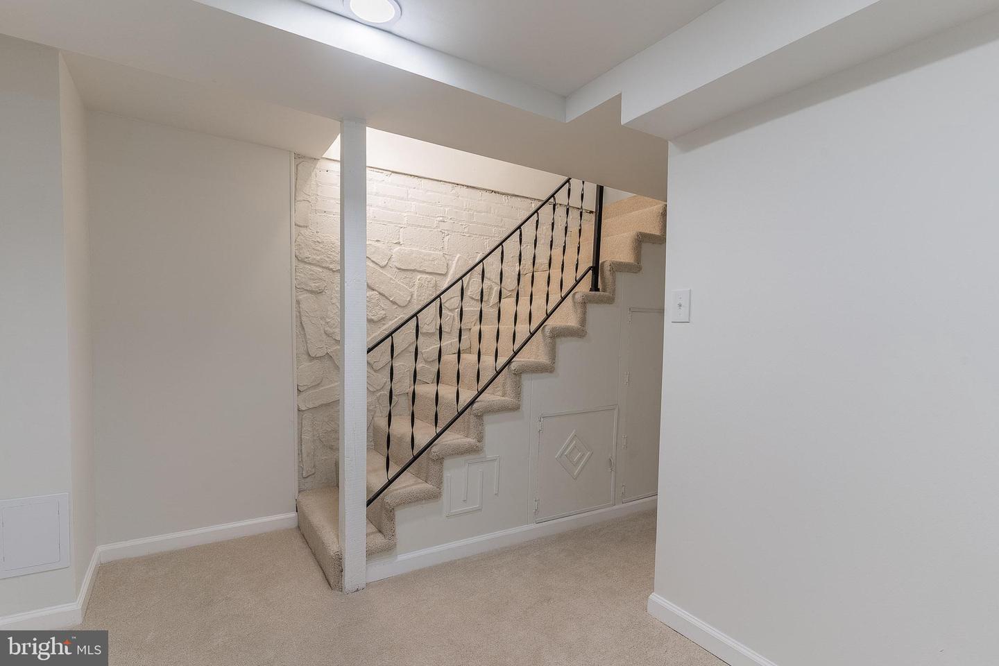 1960 FENDALL ST SE, WASHINGTON, District Of Columbia 20020, 3 Bedrooms Bedrooms, 5 Rooms Rooms,1 BathroomBathrooms,Residential,For sale,1960 FENDALL ST SE,DCDC2183690 MLS # DCDC2183690