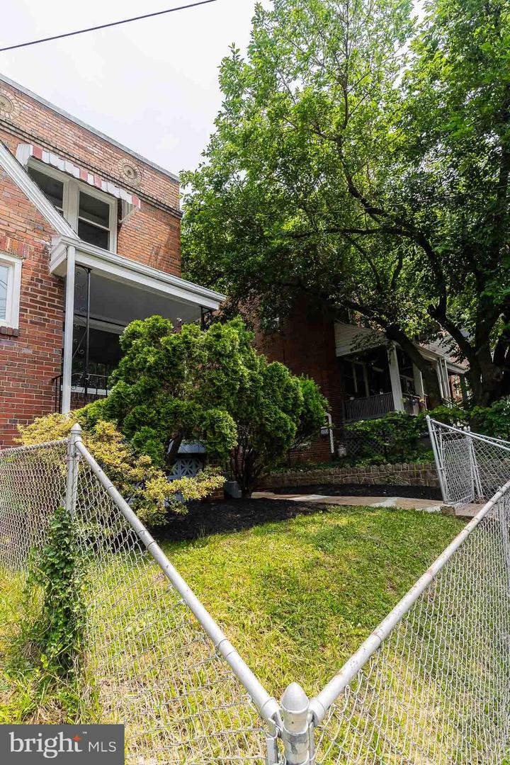 1960 FENDALL ST SE, WASHINGTON, District Of Columbia 20020, 3 Bedrooms Bedrooms, 5 Rooms Rooms,1 BathroomBathrooms,Residential,For sale,1960 FENDALL ST SE,DCDC2183690 MLS # DCDC2183690