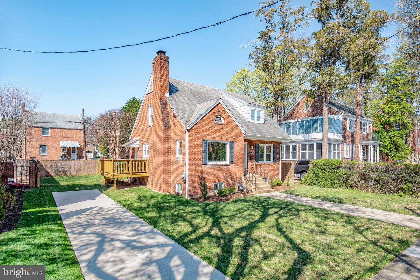 3914 18TH ST NE, WASHINGTON, District Of Columbia 20018, 5 Bedrooms Bedrooms, ,3 BathroomsBathrooms,Residential,For sale,3914 18TH ST NE,DCDC2190320 MLS # DCDC2190320