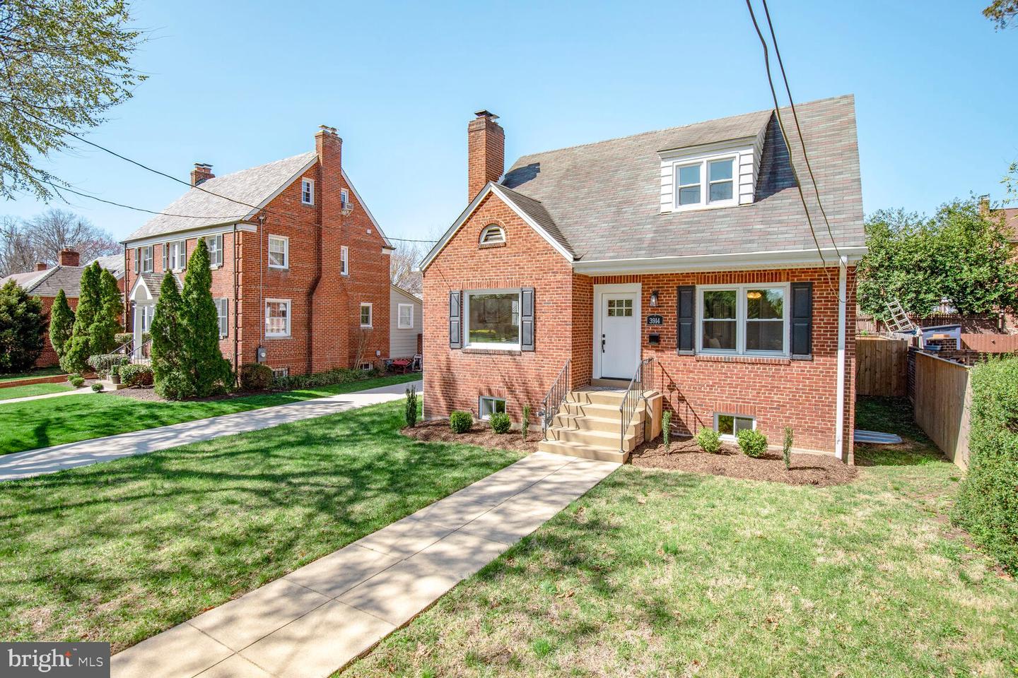 3914 18TH ST NE, WASHINGTON, District Of Columbia 20018, 5 Bedrooms Bedrooms, ,3 BathroomsBathrooms,Residential,For sale,3914 18TH ST NE,DCDC2190320 MLS # DCDC2190320