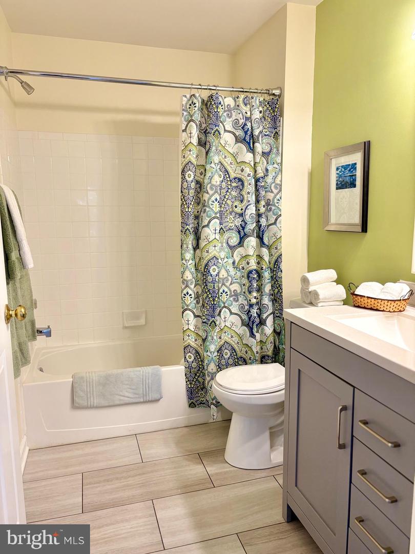 14184 CUDDY LOOP #103, WOODBRIDGE, Virginia 22193, 2 Bedrooms Bedrooms, ,2 BathroomsBathrooms,Residential,For sale,14184 CUDDY LOOP #103,VAPW2090162 MLS # VAPW2090162