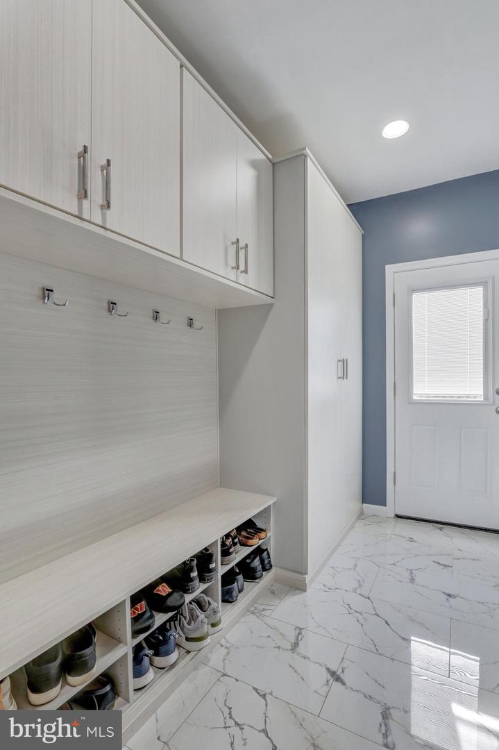 8591 SIGNAL HILL RD, MANASSAS, Virginia 20110, 4 Bedrooms Bedrooms, ,2 BathroomsBathrooms,Residential,For sale,8591 SIGNAL HILL RD,VAMN2007970 MLS # VAMN2007970
