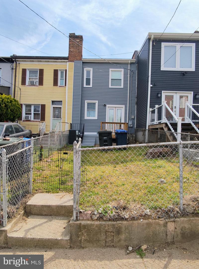 208 34TH ST NE, WASHINGTON, District Of Columbia 20019, 2 Bedrooms Bedrooms, ,2 BathroomsBathrooms,Residential,For sale,208 34TH ST NE,DCDC2196038 MLS # DCDC2196038