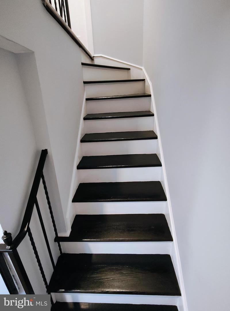 208 34TH ST NE, WASHINGTON, District Of Columbia 20019, 2 Bedrooms Bedrooms, ,2 BathroomsBathrooms,Residential,For sale,208 34TH ST NE,DCDC2196038 MLS # DCDC2196038
