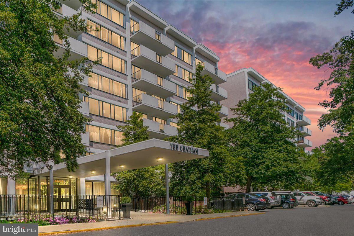 4501 ARLINGTON BLVD #709, ARLINGTON, Virginia 22203, 3 Bedrooms Bedrooms, ,2 BathroomsBathrooms,Residential,For sale,4501 ARLINGTON BLVD #709,VAAR2056302 MLS # VAAR2056302