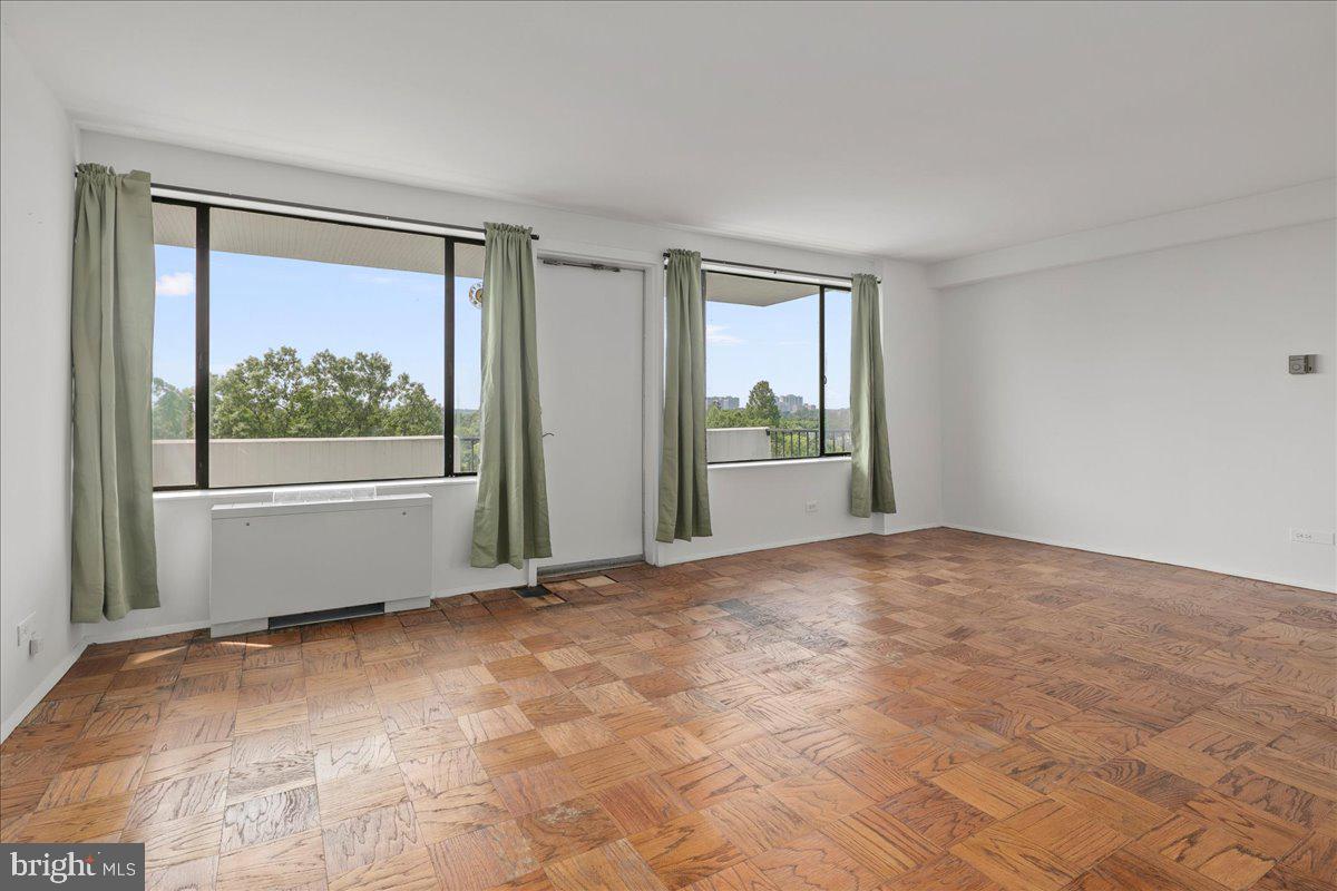 4501 ARLINGTON BLVD #709, ARLINGTON, Virginia 22203, 3 Bedrooms Bedrooms, ,2 BathroomsBathrooms,Residential,For sale,4501 ARLINGTON BLVD #709,VAAR2056302 MLS # VAAR2056302