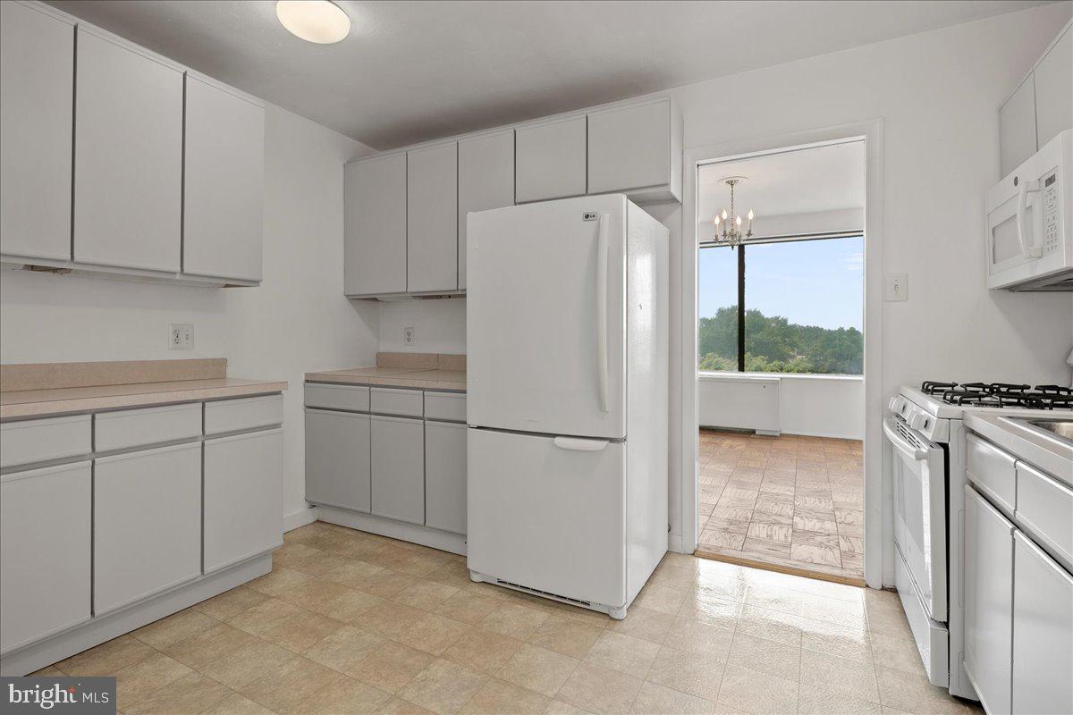 4501 ARLINGTON BLVD #709, ARLINGTON, Virginia 22203, 3 Bedrooms Bedrooms, ,2 BathroomsBathrooms,Residential,For sale,4501 ARLINGTON BLVD #709,VAAR2056302 MLS # VAAR2056302