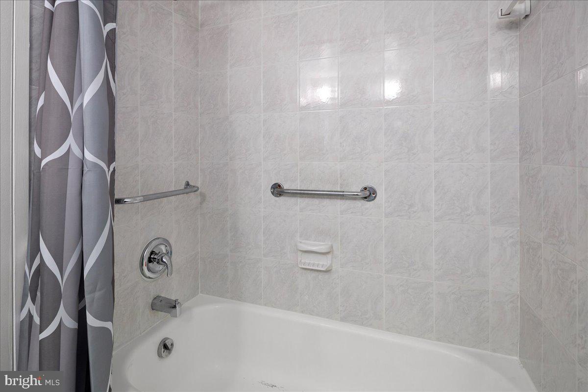 4501 ARLINGTON BLVD #709, ARLINGTON, Virginia 22203, 3 Bedrooms Bedrooms, ,2 BathroomsBathrooms,Residential,For sale,4501 ARLINGTON BLVD #709,VAAR2056302 MLS # VAAR2056302