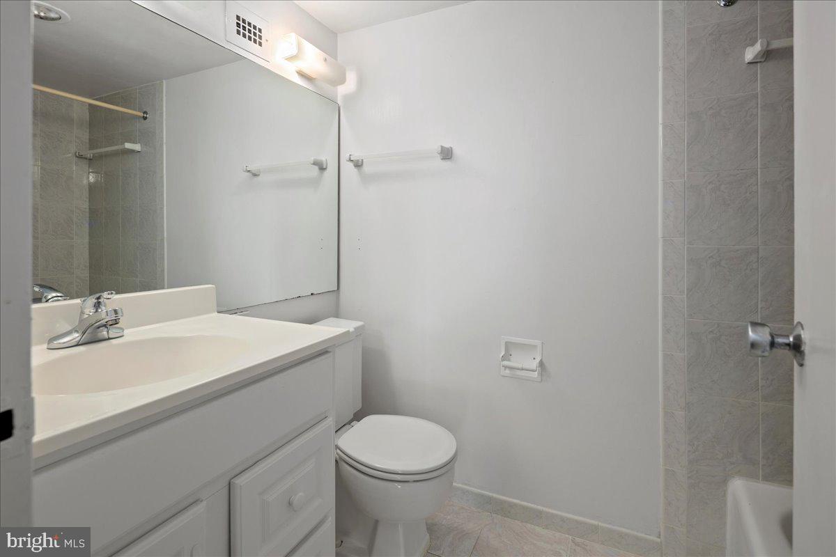 4501 ARLINGTON BLVD #709, ARLINGTON, Virginia 22203, 3 Bedrooms Bedrooms, ,2 BathroomsBathrooms,Residential,For sale,4501 ARLINGTON BLVD #709,VAAR2056302 MLS # VAAR2056302