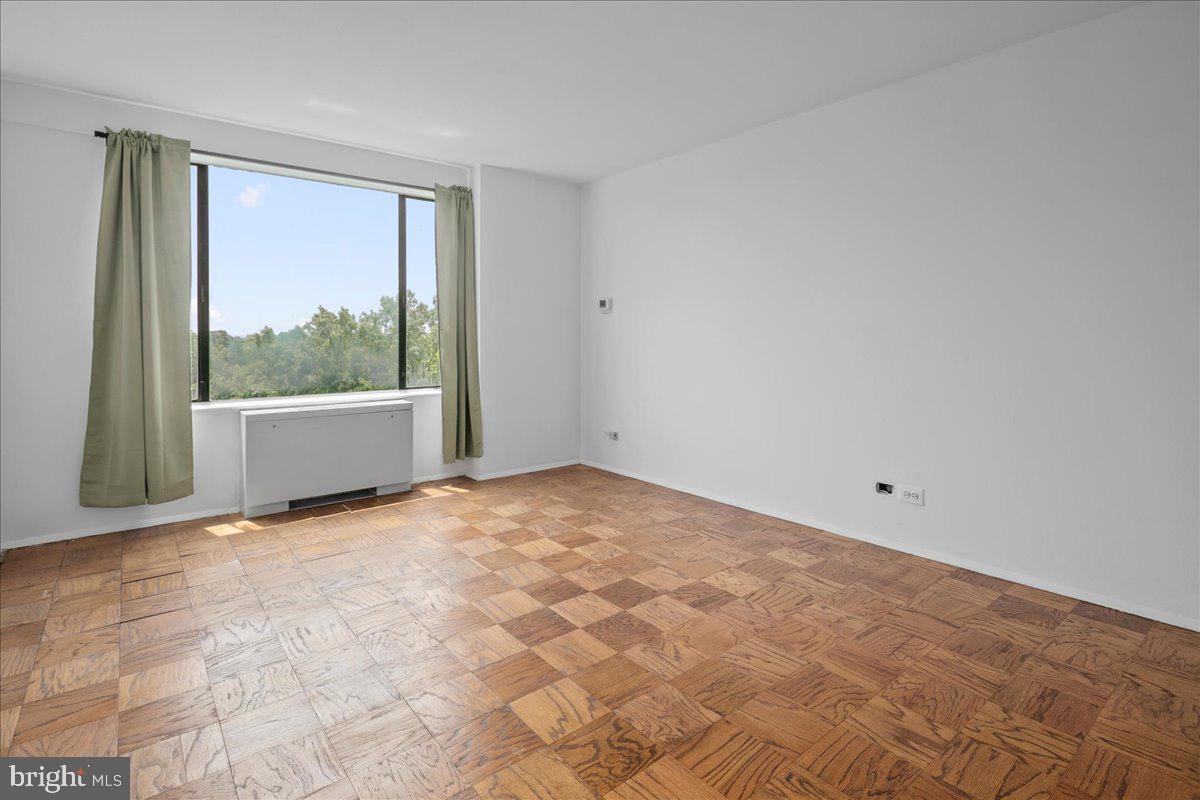 4501 ARLINGTON BLVD #709, ARLINGTON, Virginia 22203, 3 Bedrooms Bedrooms, ,2 BathroomsBathrooms,Residential,For sale,4501 ARLINGTON BLVD #709,VAAR2056302 MLS # VAAR2056302