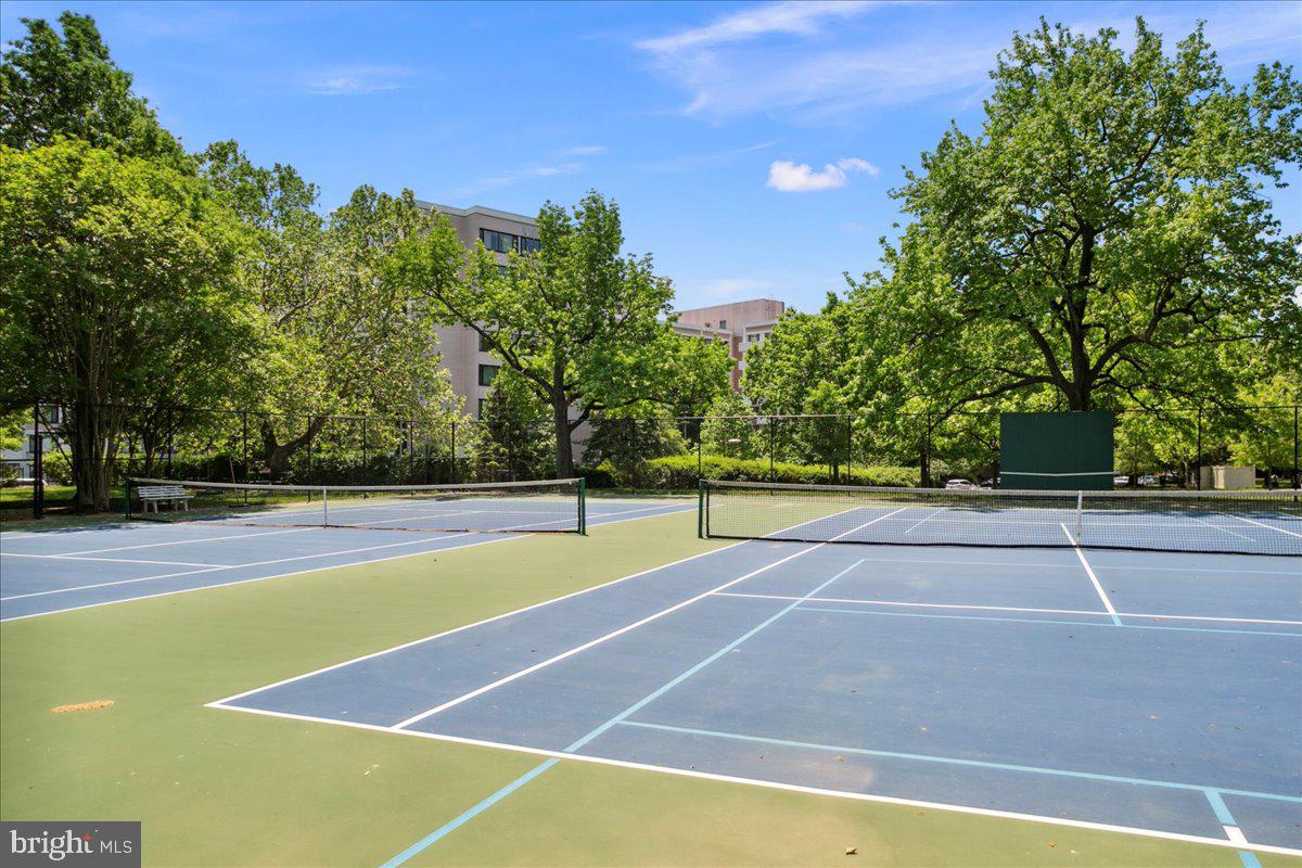 4501 ARLINGTON BLVD #709, ARLINGTON, Virginia 22203, 3 Bedrooms Bedrooms, ,2 BathroomsBathrooms,Residential,For sale,4501 ARLINGTON BLVD #709,VAAR2056302 MLS # VAAR2056302