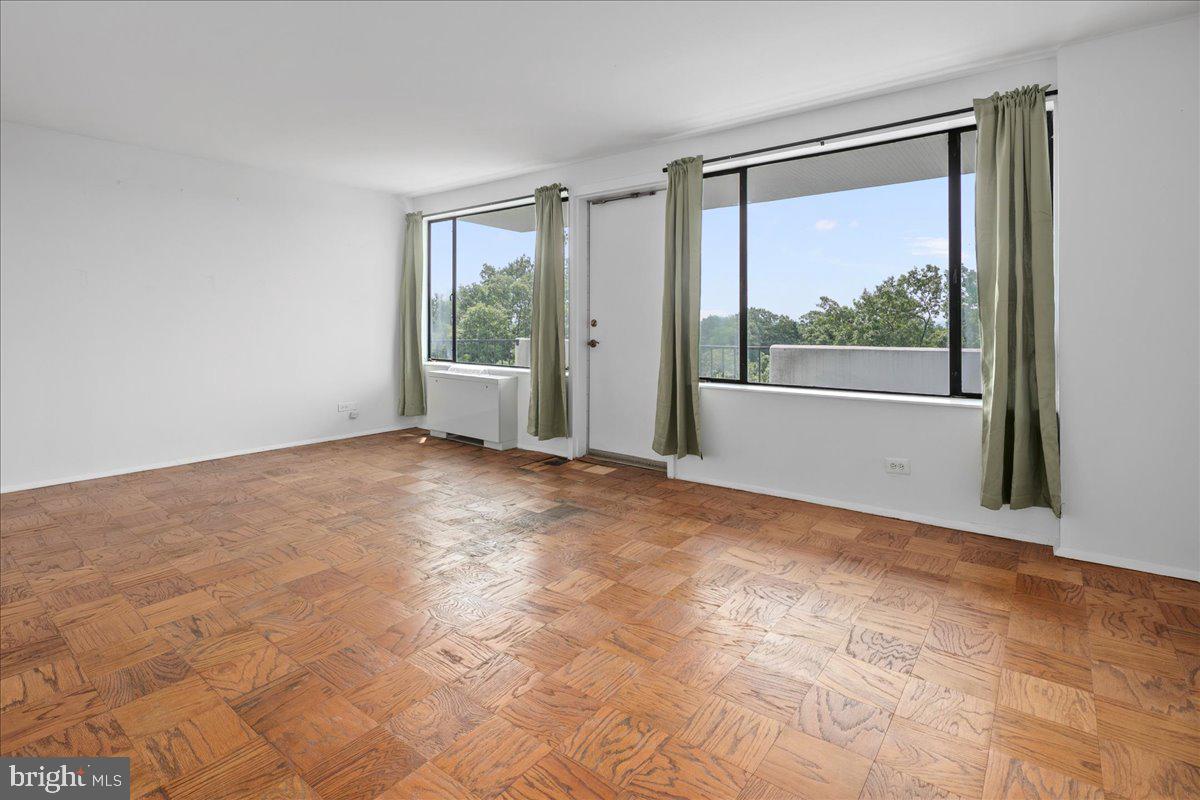 4501 ARLINGTON BLVD #709, ARLINGTON, Virginia 22203, 3 Bedrooms Bedrooms, ,2 BathroomsBathrooms,Residential,For sale,4501 ARLINGTON BLVD #709,VAAR2056302 MLS # VAAR2056302