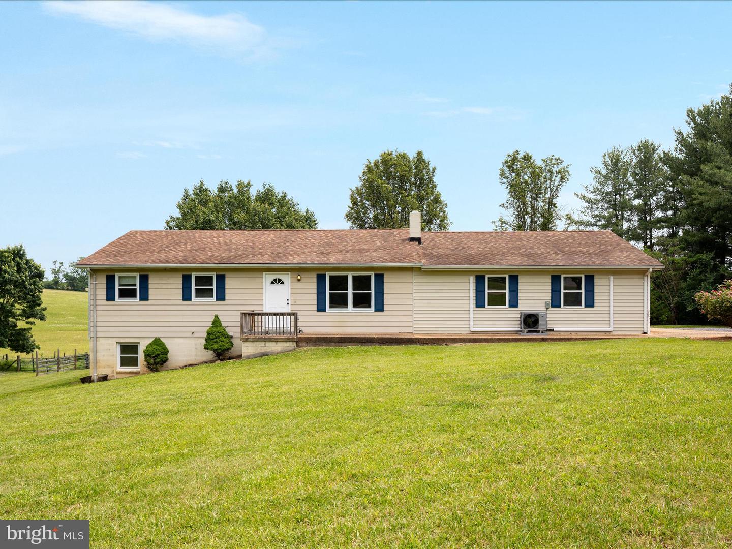 13970 BACK RD, STRASBURG, Virginia 22657, 4 Bedrooms Bedrooms, ,3 BathroomsBathrooms,Residential,For sale,13970 BACK RD,VASH2011286 MLS # VASH2011286