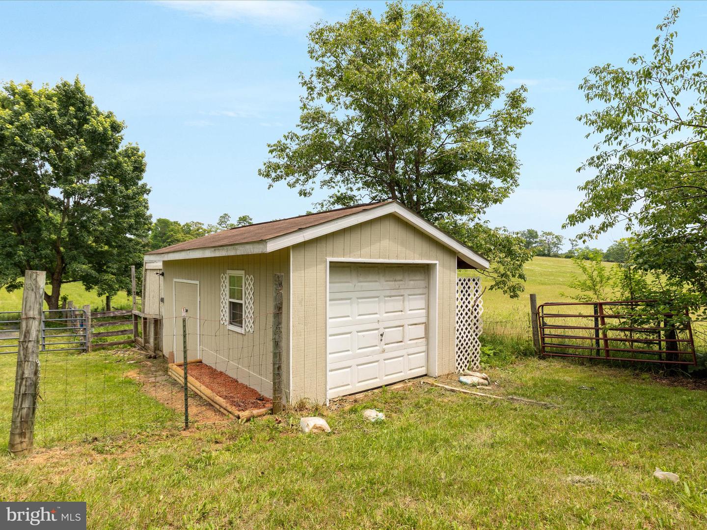 13970 BACK RD, STRASBURG, Virginia 22657, 4 Bedrooms Bedrooms, ,3 BathroomsBathrooms,Residential,For sale,13970 BACK RD,VASH2011286 MLS # VASH2011286