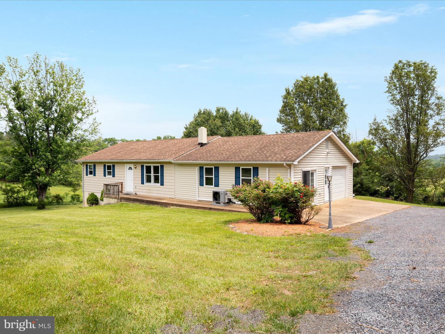 13970 BACK RD, STRASBURG, Virginia 22657, 4 Bedrooms Bedrooms, ,3 BathroomsBathrooms,Residential,For sale,13970 BACK RD,VASH2011286 MLS # VASH2011286