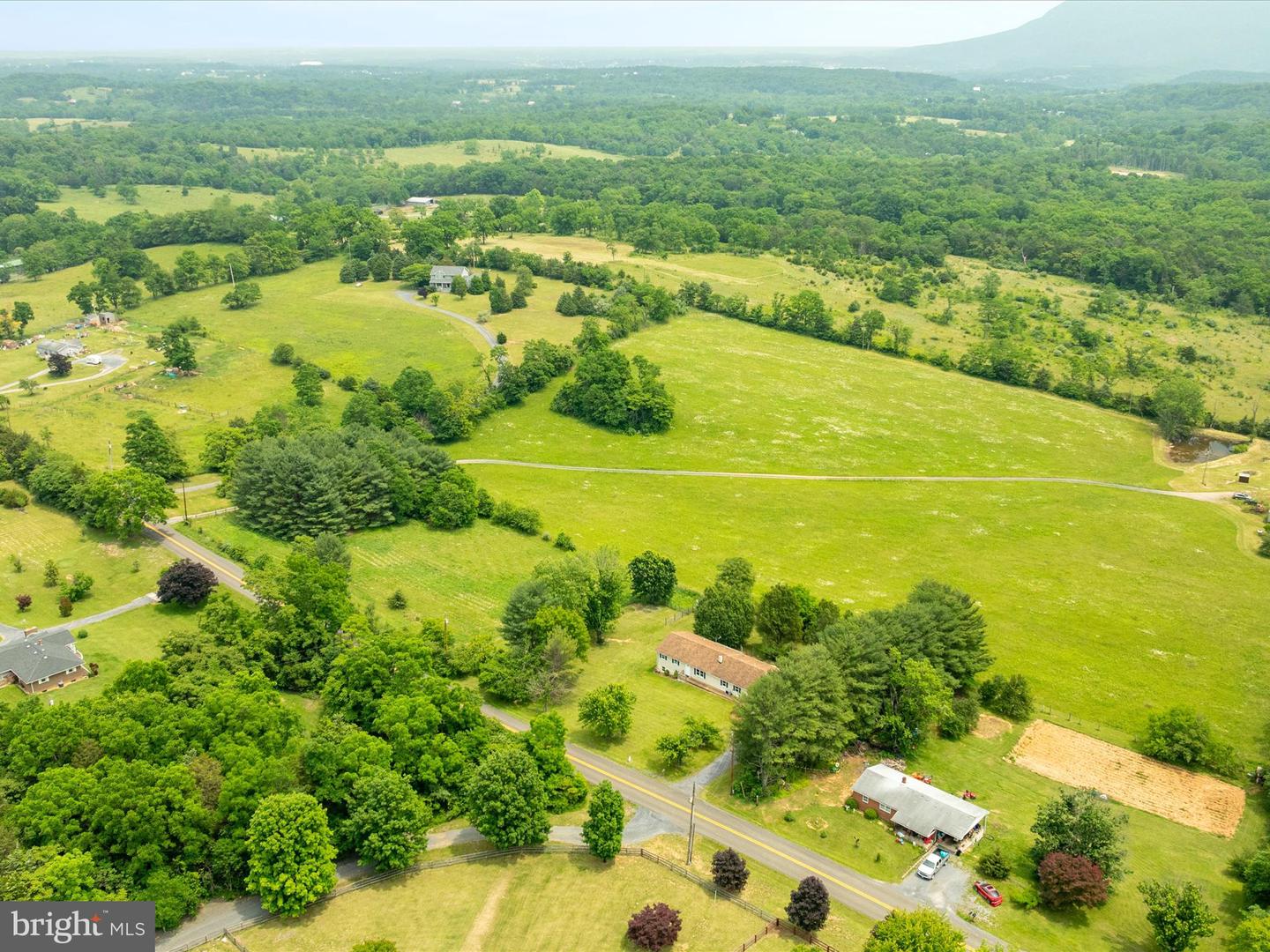 13970 BACK RD, STRASBURG, Virginia 22657, 4 Bedrooms Bedrooms, ,3 BathroomsBathrooms,Residential,For sale,13970 BACK RD,VASH2011286 MLS # VASH2011286