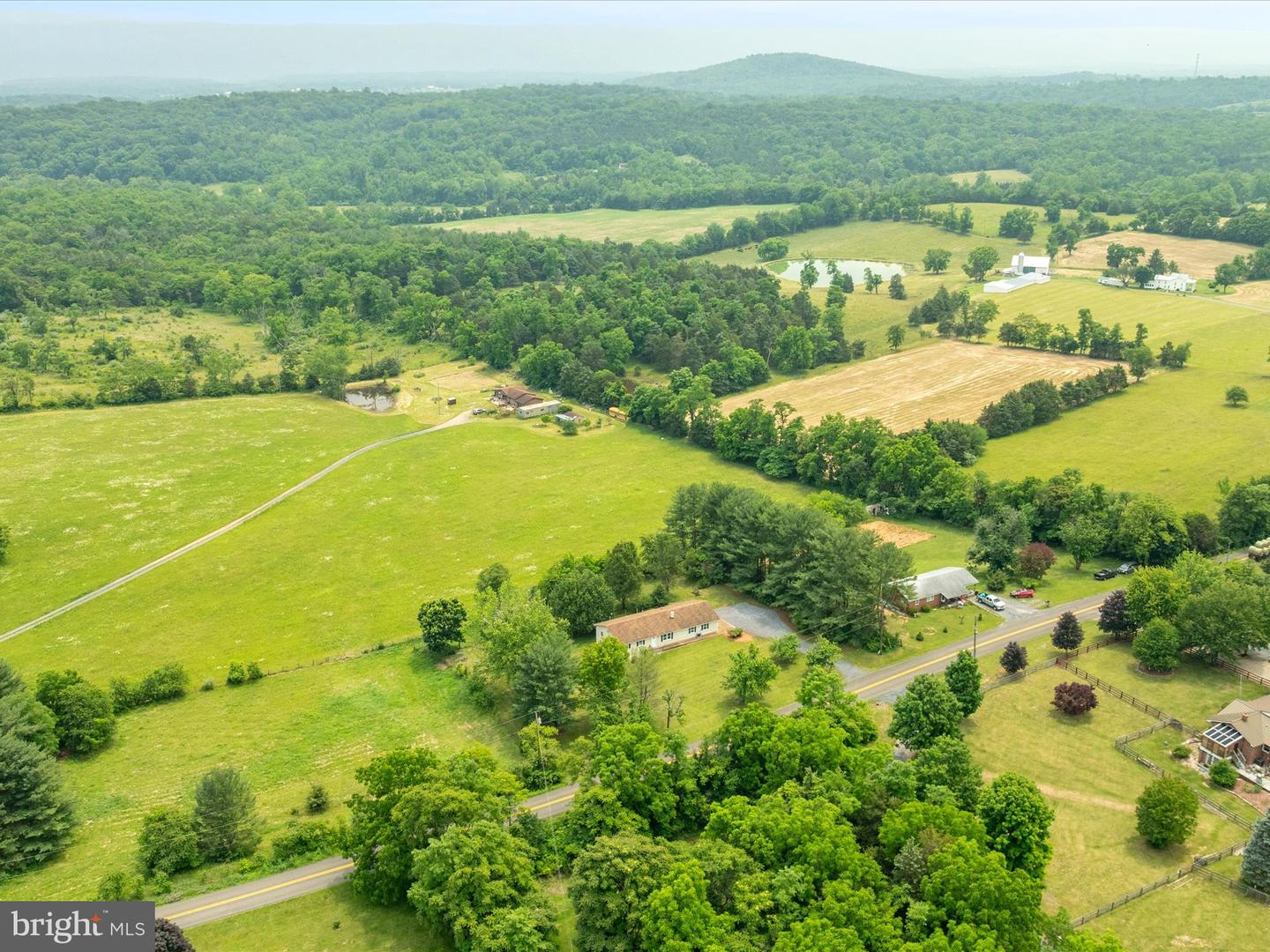 13970 BACK RD, STRASBURG, Virginia 22657, 4 Bedrooms Bedrooms, ,3 BathroomsBathrooms,Residential,For sale,13970 BACK RD,VASH2011286 MLS # VASH2011286