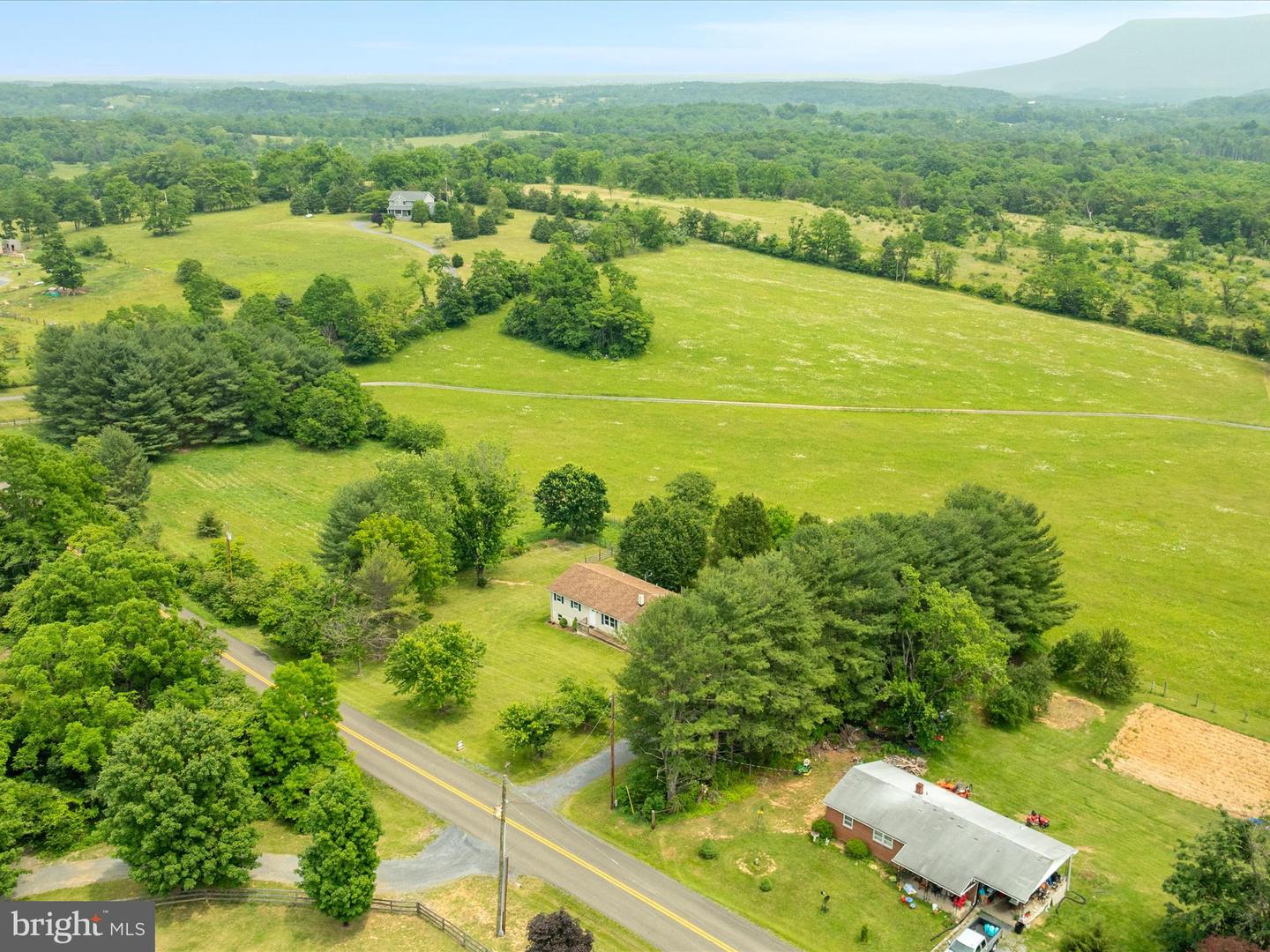 13970 BACK RD, STRASBURG, Virginia 22657, 4 Bedrooms Bedrooms, ,3 BathroomsBathrooms,Residential,For sale,13970 BACK RD,VASH2011286 MLS # VASH2011286