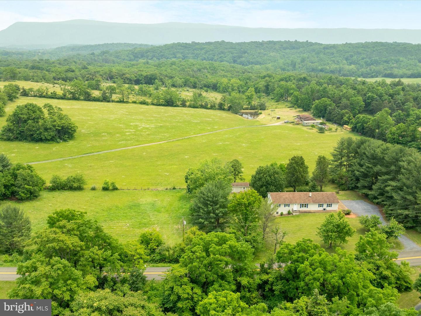 13970 BACK RD, STRASBURG, Virginia 22657, 4 Bedrooms Bedrooms, ,3 BathroomsBathrooms,Residential,For sale,13970 BACK RD,VASH2011286 MLS # VASH2011286