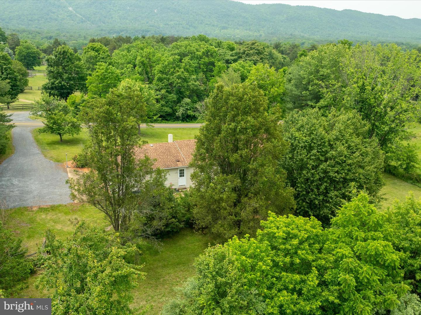 13970 BACK RD, STRASBURG, Virginia 22657, 4 Bedrooms Bedrooms, ,3 BathroomsBathrooms,Residential,For sale,13970 BACK RD,VASH2011286 MLS # VASH2011286