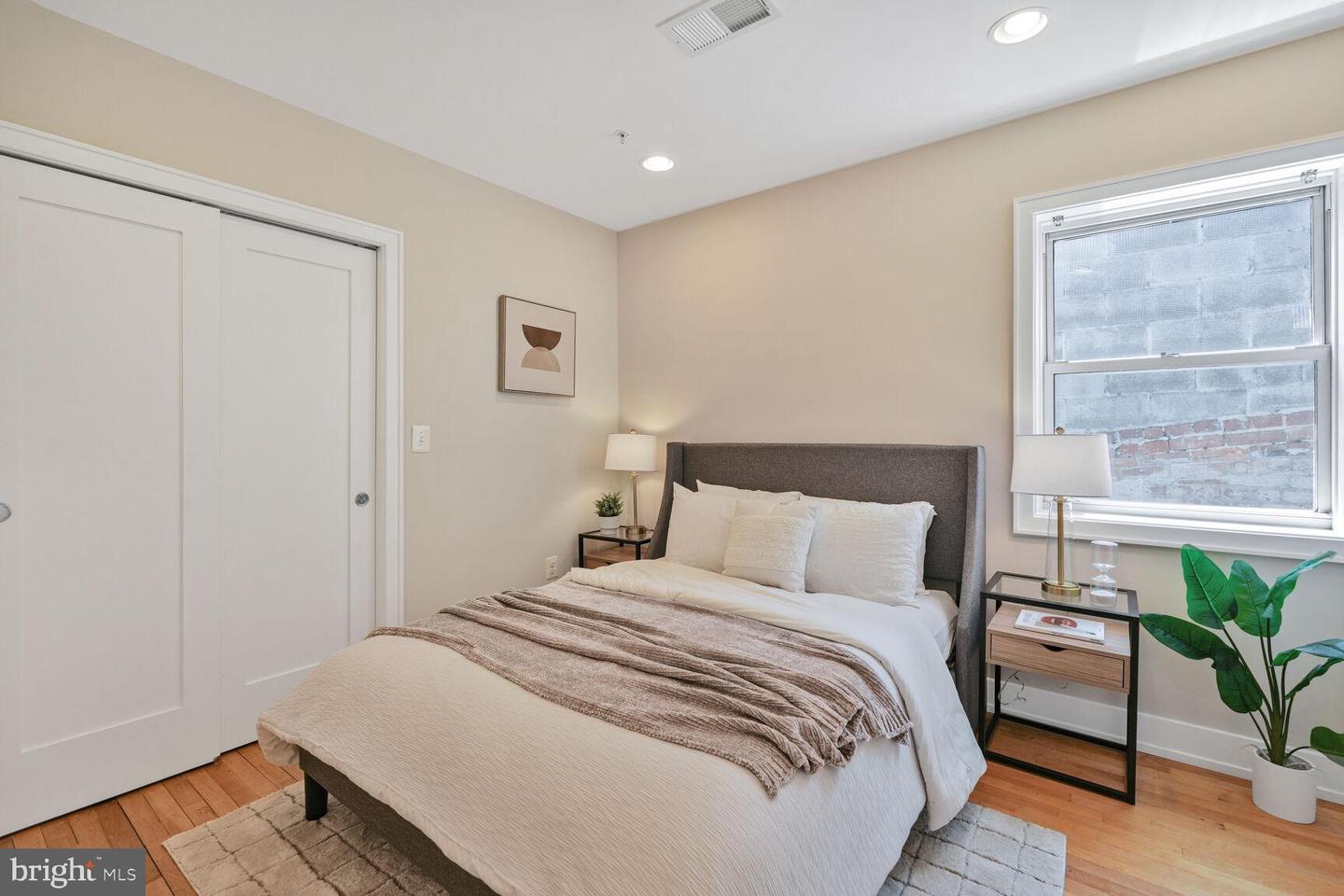 2515 17TH ST NW #5, WASHINGTON, District Of Columbia 20009, 2 Bedrooms Bedrooms, ,2 BathroomsBathrooms,Residential,For sale,2515 17TH ST NW #5,DCDC2199404 MLS # DCDC2199404