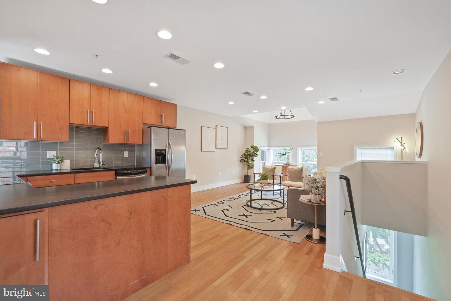 2515 17TH ST NW #5, WASHINGTON, District Of Columbia 20009, 2 Bedrooms Bedrooms, ,2 BathroomsBathrooms,Residential,For sale,2515 17TH ST NW #5,DCDC2199404 MLS # DCDC2199404