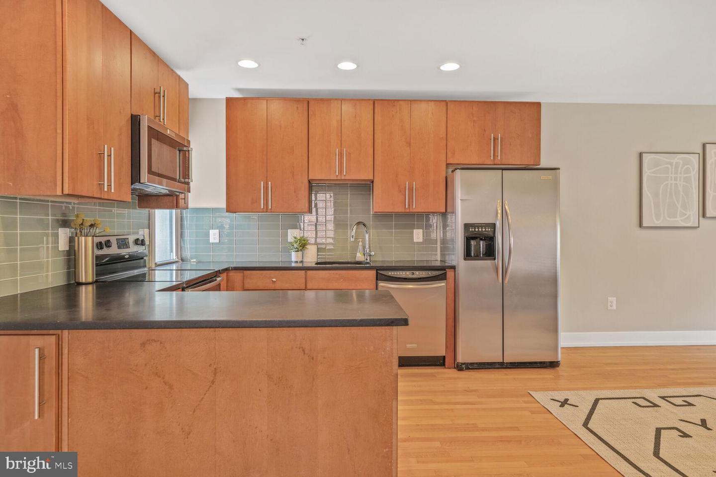 2515 17TH ST NW #5, WASHINGTON, District Of Columbia 20009, 2 Bedrooms Bedrooms, ,2 BathroomsBathrooms,Residential,For sale,2515 17TH ST NW #5,DCDC2199404 MLS # DCDC2199404