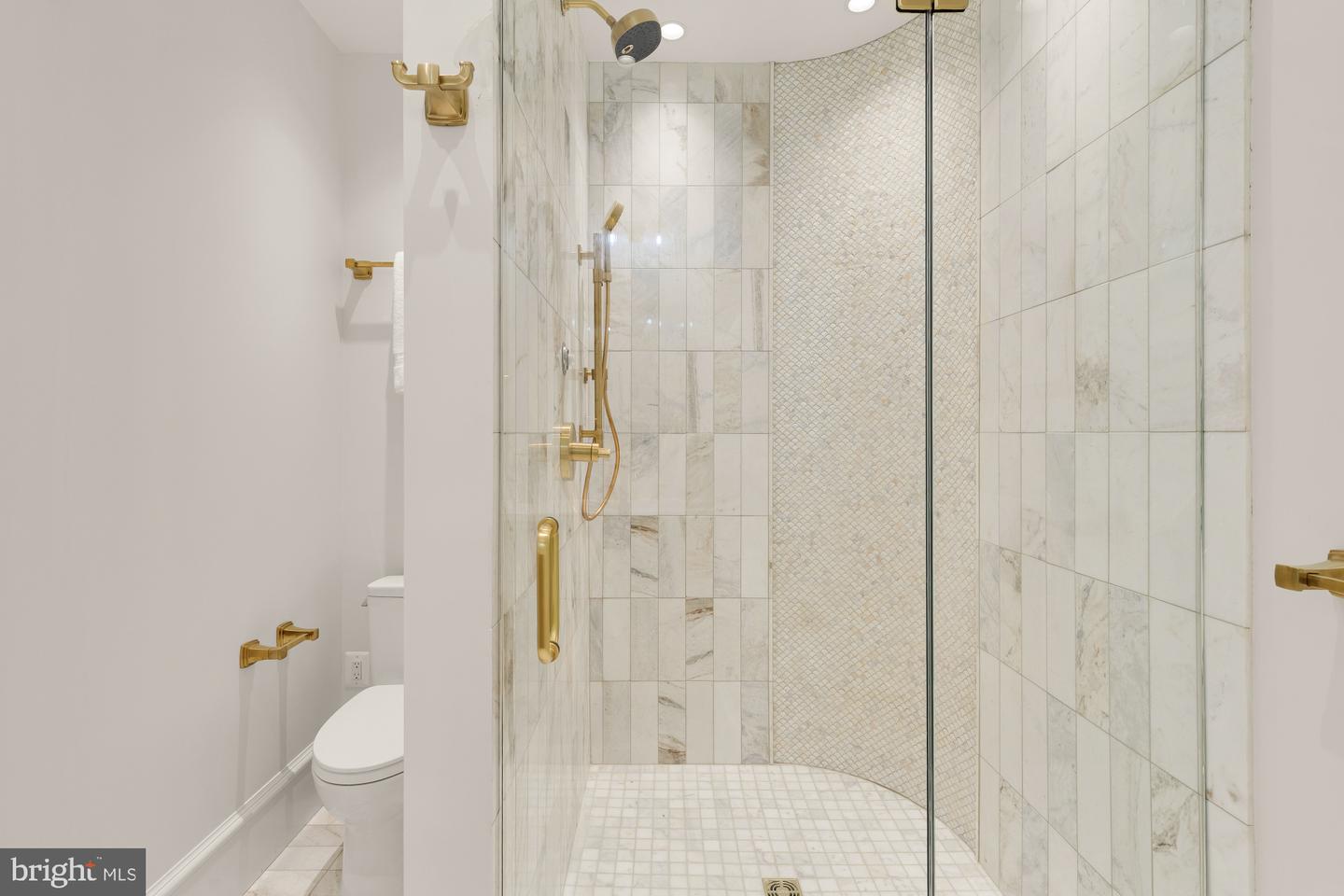 1201 D ST NE, WASHINGTON, District Of Columbia 20002, 5 Bedrooms Bedrooms, ,4 BathroomsBathrooms,Residential,For sale,1201 D ST NE,DCDC2145188 MLS # DCDC2145188