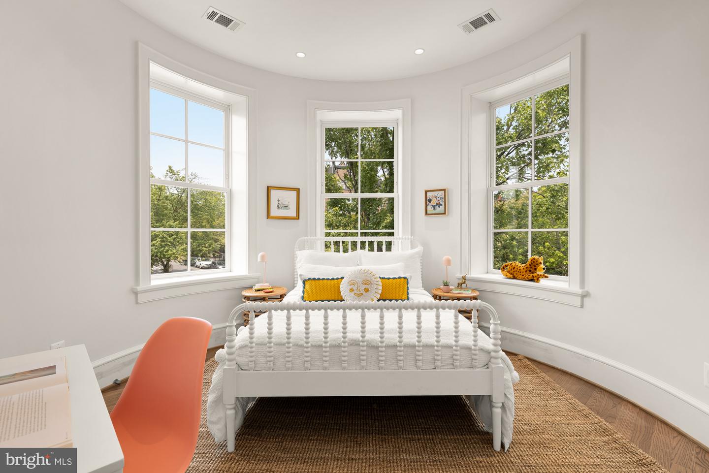 1201 D ST NE, WASHINGTON, District Of Columbia 20002, 5 Bedrooms Bedrooms, ,4 BathroomsBathrooms,Residential,For sale,1201 D ST NE,DCDC2145188 MLS # DCDC2145188