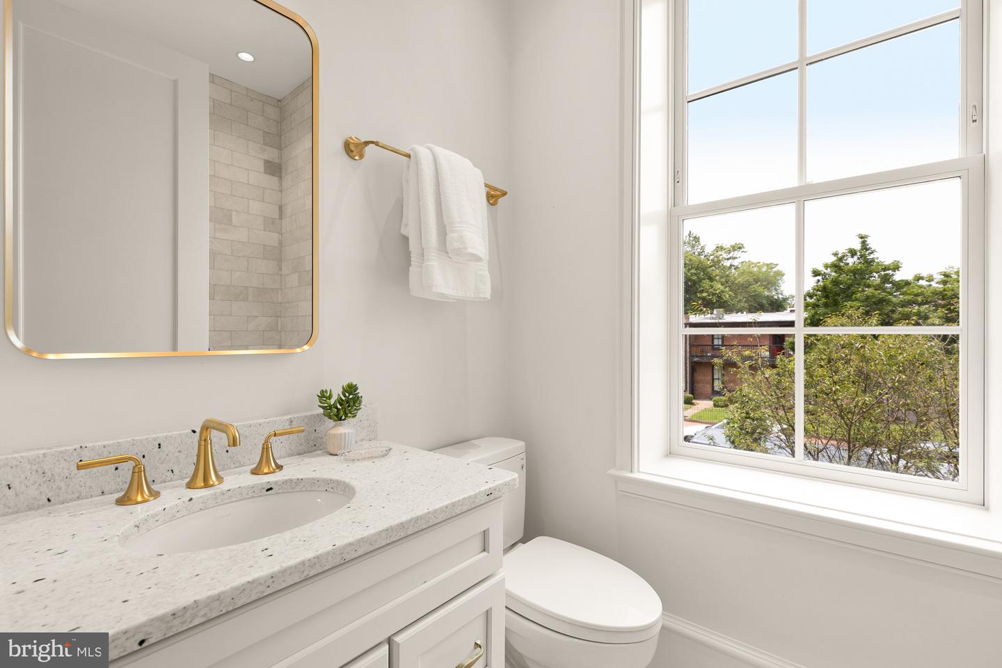 1201 D ST NE, WASHINGTON, District Of Columbia 20002, 5 Bedrooms Bedrooms, ,4 BathroomsBathrooms,Residential,For sale,1201 D ST NE,DCDC2145188 MLS # DCDC2145188