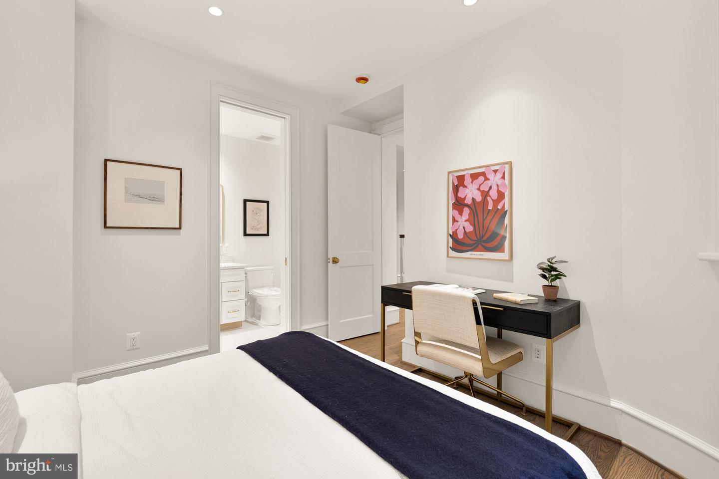 1201 D ST NE, WASHINGTON, District Of Columbia 20002, 5 Bedrooms Bedrooms, ,4 BathroomsBathrooms,Residential,For sale,1201 D ST NE,DCDC2145188 MLS # DCDC2145188