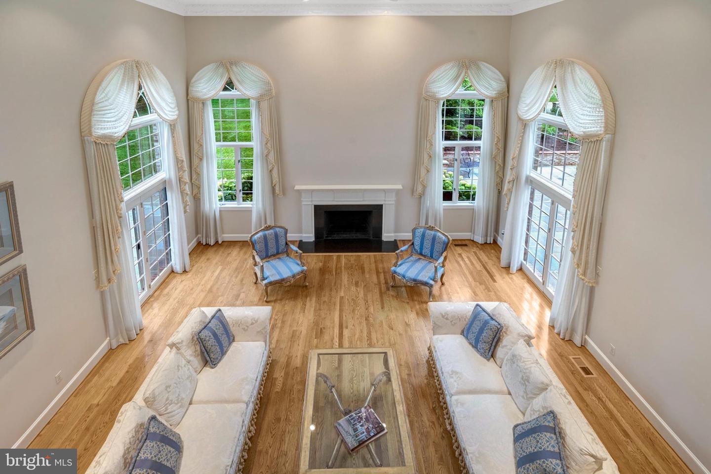 8013 GREENWICH WOODS DR, MCLEAN, Virginia 22102, 5 Bedrooms Bedrooms, ,4 BathroomsBathrooms,Residential,For sale,8013 GREENWICH WOODS DR,VAFX2214270 MLS # VAFX2214270