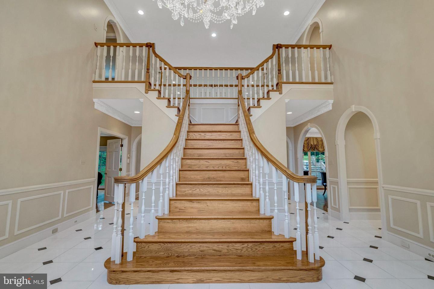 8013 GREENWICH WOODS DR, MCLEAN, Virginia 22102, 5 Bedrooms Bedrooms, ,4 BathroomsBathrooms,Residential,For sale,8013 GREENWICH WOODS DR,VAFX2214270 MLS # VAFX2214270