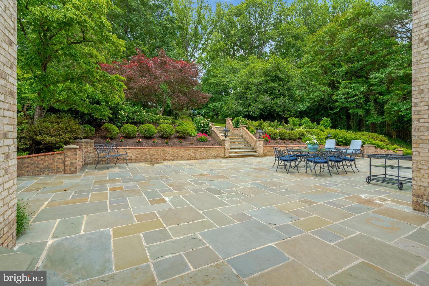8013 GREENWICH WOODS DR, MCLEAN, Virginia 22102, 5 Bedrooms Bedrooms, ,4 BathroomsBathrooms,Residential,For sale,8013 GREENWICH WOODS DR,VAFX2214270 MLS # VAFX2214270