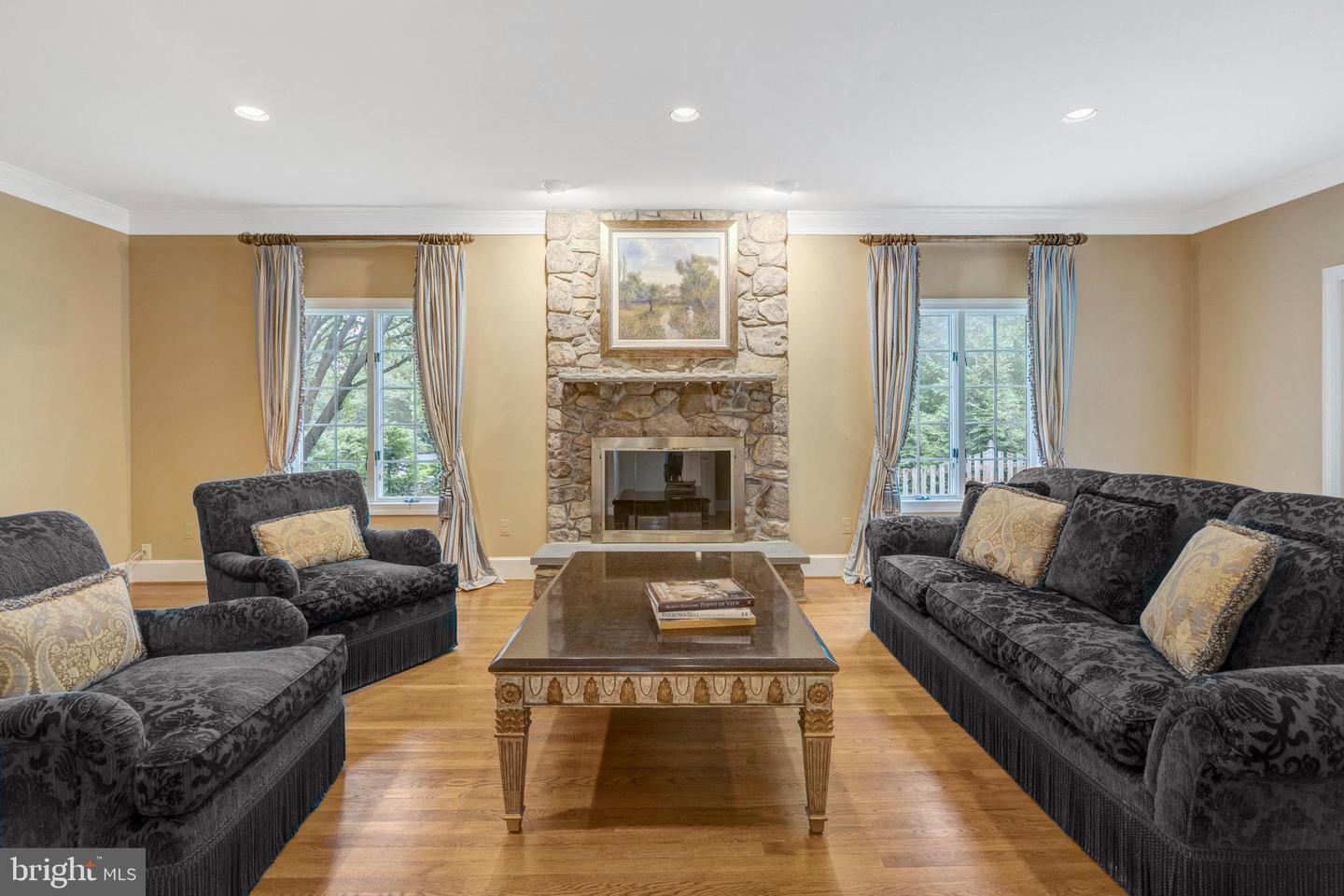 8013 GREENWICH WOODS DR, MCLEAN, Virginia 22102, 5 Bedrooms Bedrooms, ,4 BathroomsBathrooms,Residential,For sale,8013 GREENWICH WOODS DR,VAFX2214270 MLS # VAFX2214270