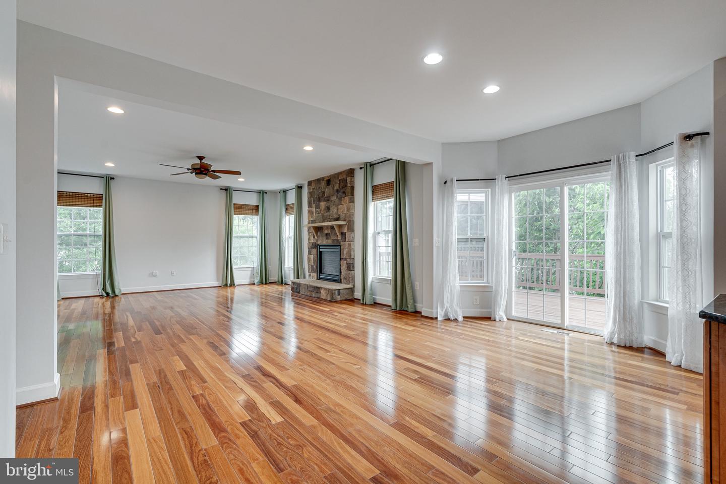 16309 SANDY RIDGE CT, WOODBRIDGE, Virginia 22191, 5 Bedrooms Bedrooms, ,4 BathroomsBathrooms,Residential,For sale,16309 SANDY RIDGE CT,VAPW2088324 MLS # VAPW2088324