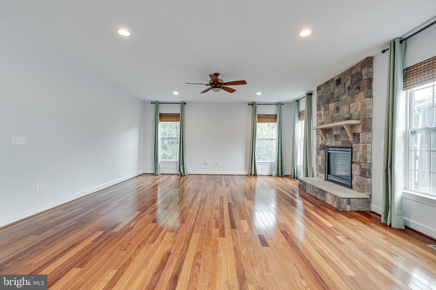 16309 SANDY RIDGE CT, WOODBRIDGE, Virginia 22191, 5 Bedrooms Bedrooms, ,4 BathroomsBathrooms,Residential,For sale,16309 SANDY RIDGE CT,VAPW2088324 MLS # VAPW2088324