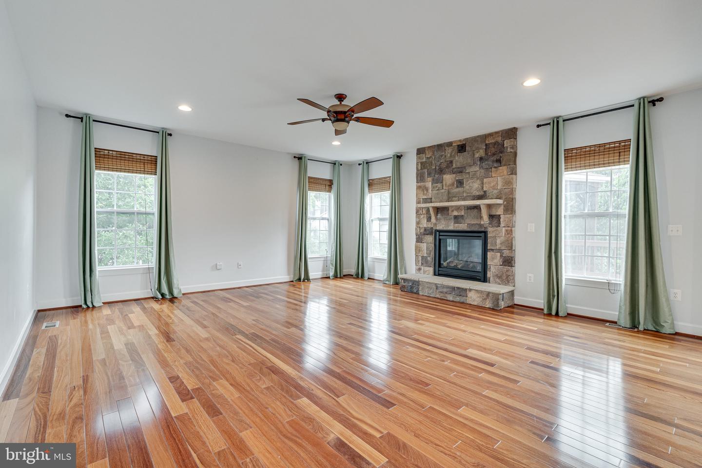 16309 SANDY RIDGE CT, WOODBRIDGE, Virginia 22191, 5 Bedrooms Bedrooms, ,4 BathroomsBathrooms,Residential,For sale,16309 SANDY RIDGE CT,VAPW2088324 MLS # VAPW2088324