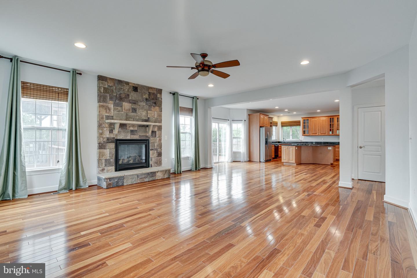 16309 SANDY RIDGE CT, WOODBRIDGE, Virginia 22191, 5 Bedrooms Bedrooms, ,4 BathroomsBathrooms,Residential,For sale,16309 SANDY RIDGE CT,VAPW2088324 MLS # VAPW2088324